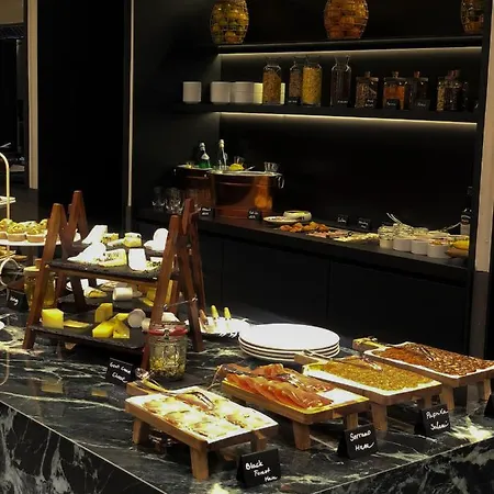 Kozmo & - Small Luxury Of The World 5* 布达佩斯