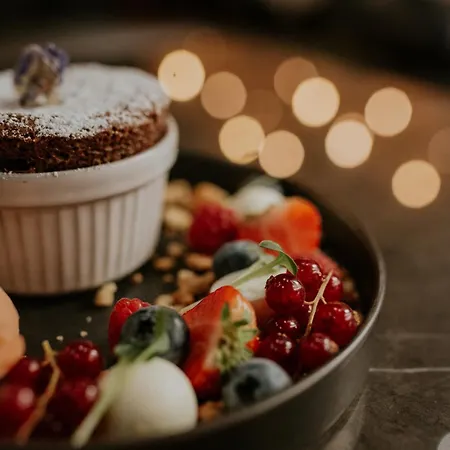 Kozmo & - Small Luxury Of The World Budapeşte