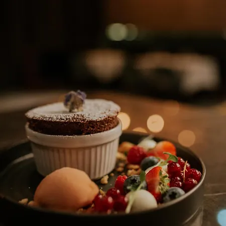 Kozmo & - Small Luxury Of The World Budapeşte