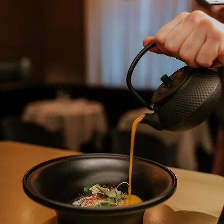 Kozmo & - Small Luxury Of The World Отель Будапешт