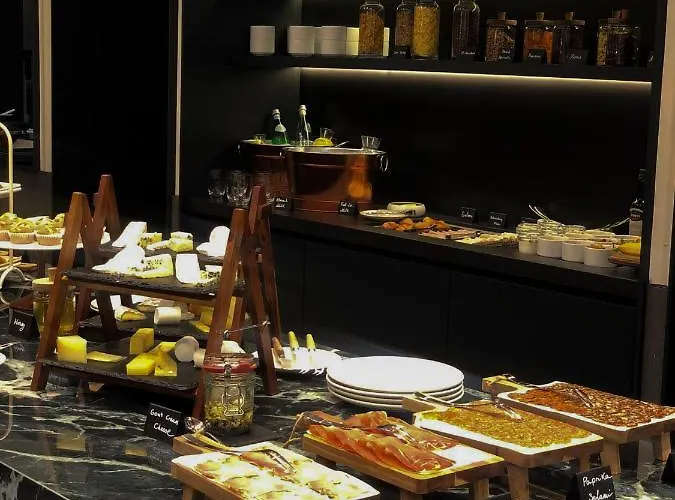 Kozmo & - Small Luxury Of The World 5* Будапешт