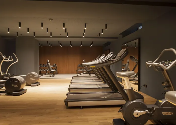 Kozmo & - Small Luxury Of The World Будапешт